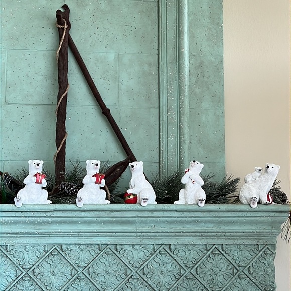 Balsam Hill Polar Bear Family Stocking Hangers - Picture 3 of 6